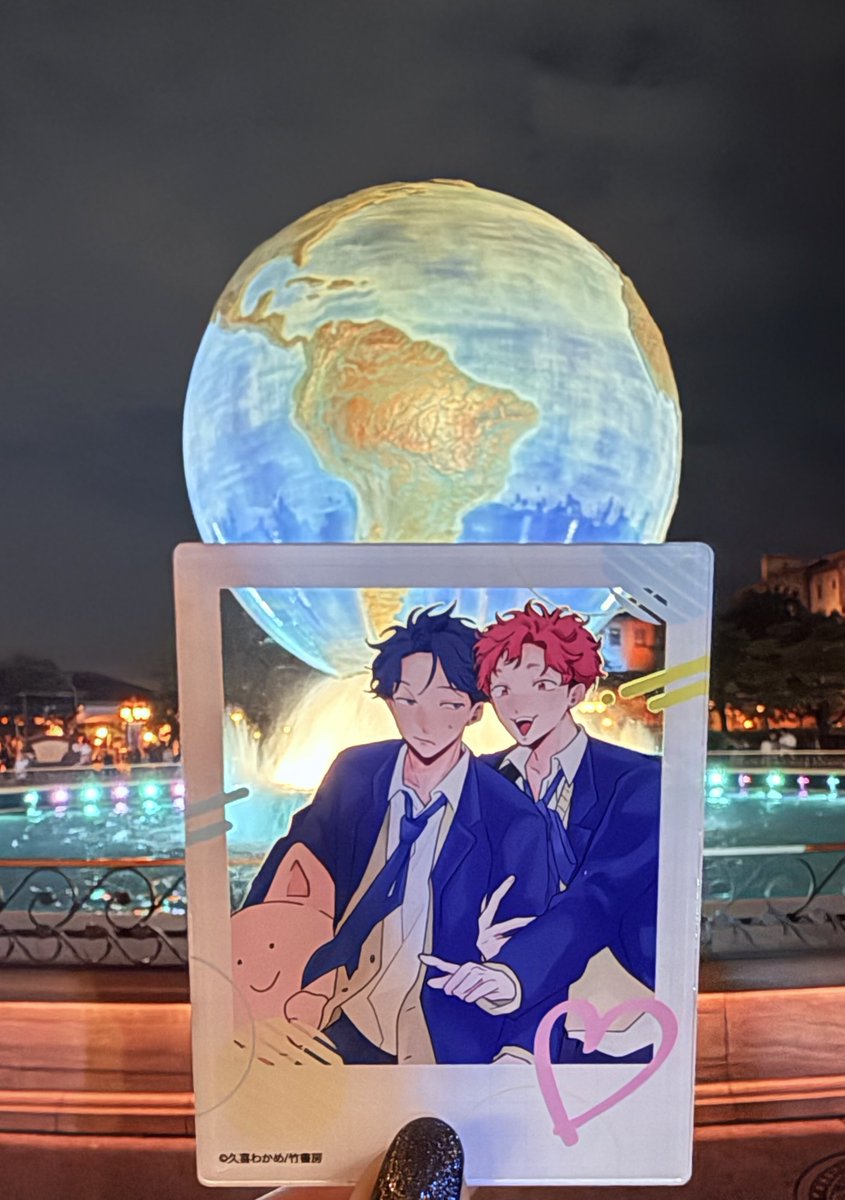 BxT_4037's tweet photo. 実はSYURIANの2人も連れて行ったんだけど夜の写真ってむず過ぎてほぼ4枚目状態😂
制服コスでデートっていう程で写真撮らせてもらいました📷✨🎃👻
朱里が全力で楽しんでる姿とそれを嬉しそうに見てる杏樹が目に浮かぶ☺️🩷💙

#久喜わかめ 先生 
#SYURIAN https://t.co/hGxAidavTJ