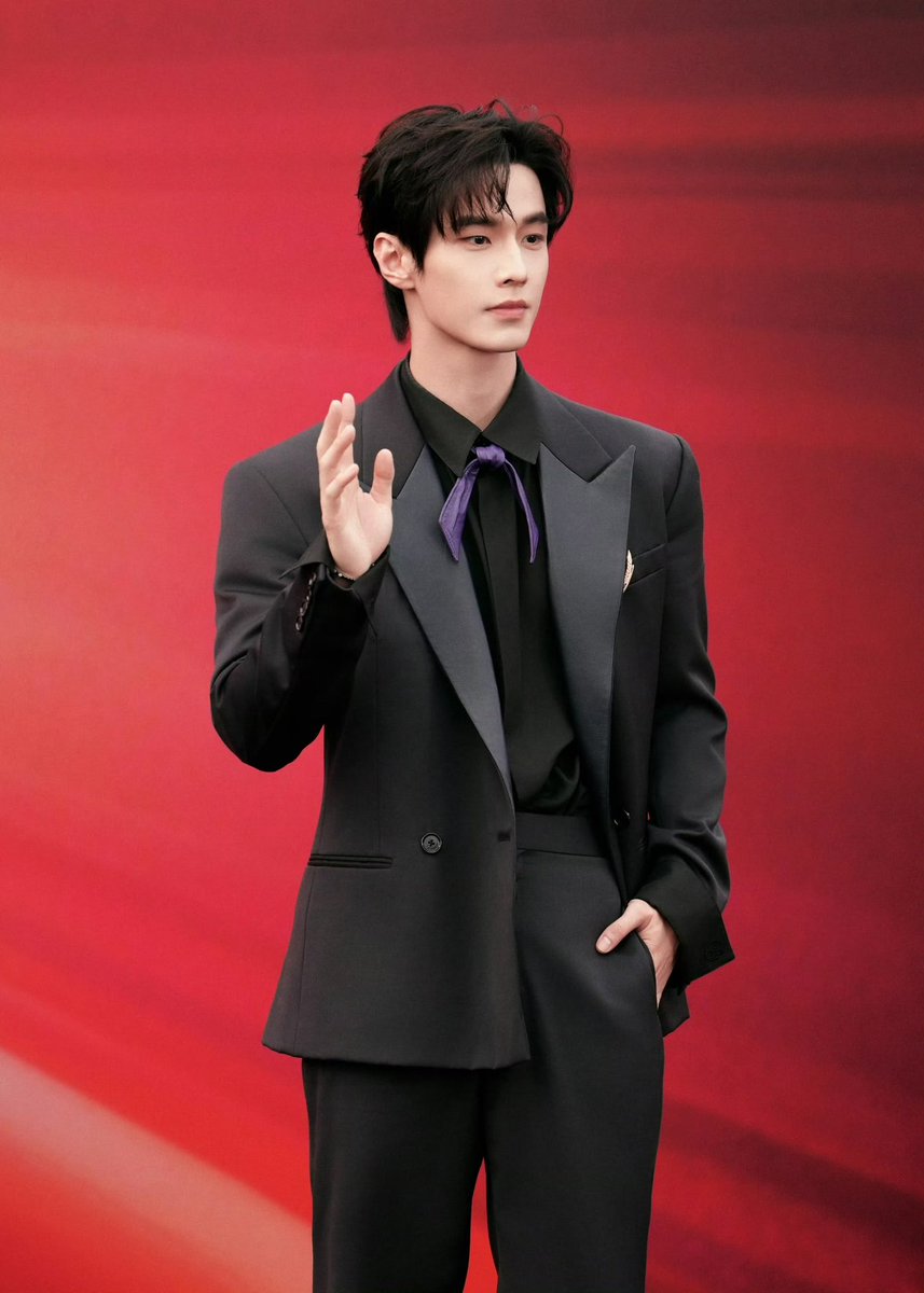 1k_happy_'s tweet photo. 260925 何与语音正在接听 웨이보 

BAZAARGALA2026 - 年度闪耀演员

#하여 #何与 #HeYu https://t.co/8w4bIJltGd