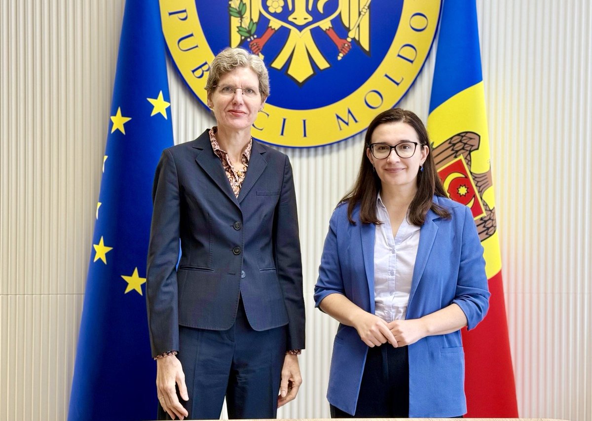 cgherasimov's tweet photo. The Netherlands has a new Ambassador in Chișinău.

I welcomed @EertenEsselien and wished her every success in the new role.

We discussed 🇲🇩’s EU accession priorities &amp; our continued cooperation. Grateful for 🇳🇱 support and expertise along the way. https://t.co/7qMgtG7ebp