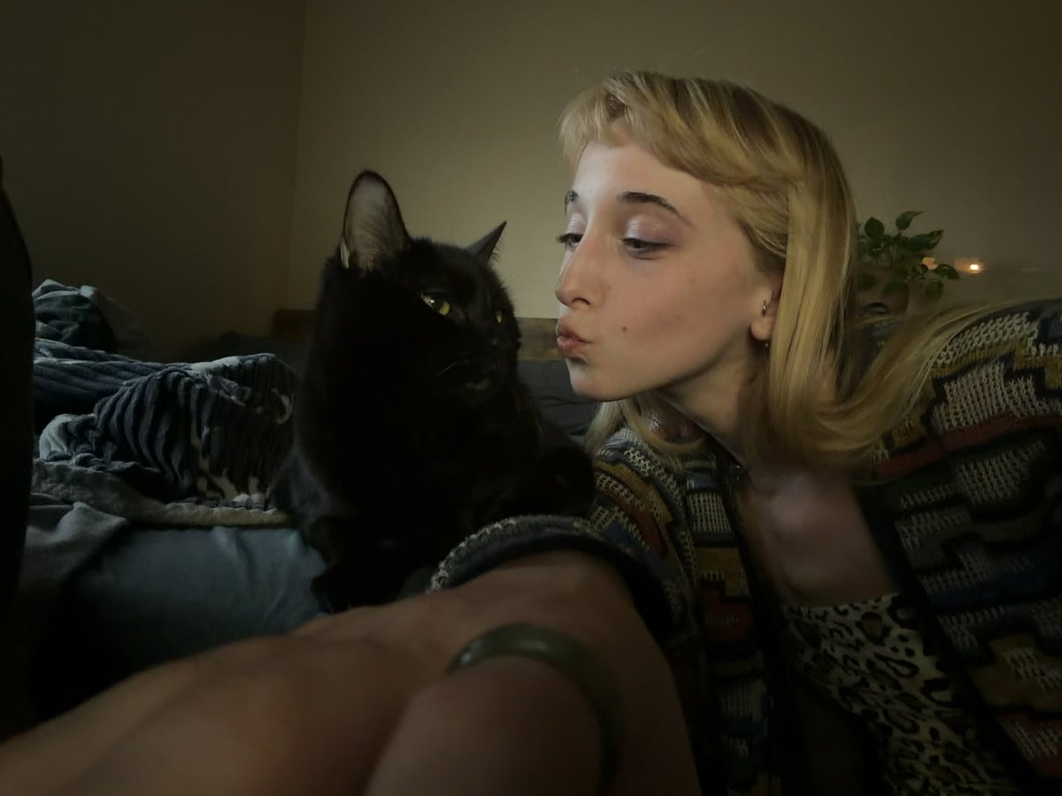 doeeyedglrl's tweet photo. every black cat is spiritually mine https://t.co/NhT6ICDxhl
