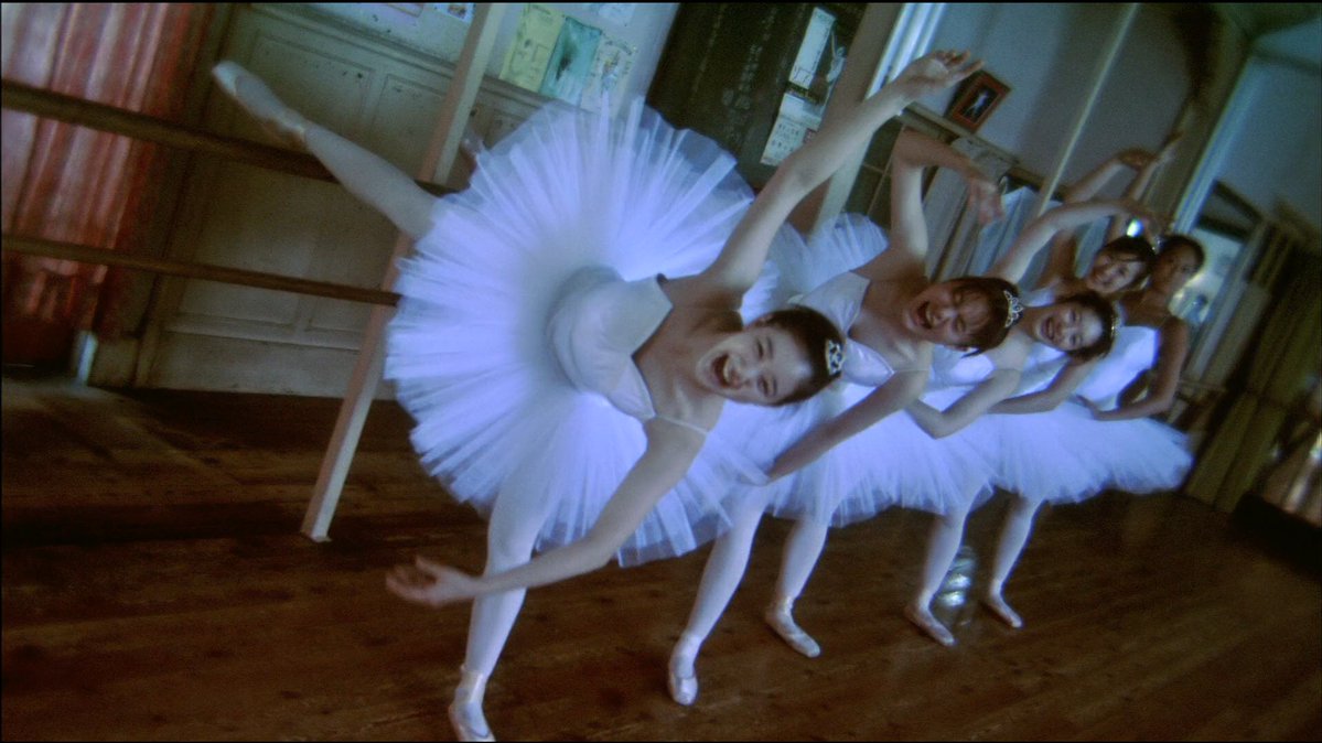 elorae_ra's tweet photo. Hana &amp; Alice (2004) || Dir. Shunji Iwai https://t.co/fYa4dw18gi
