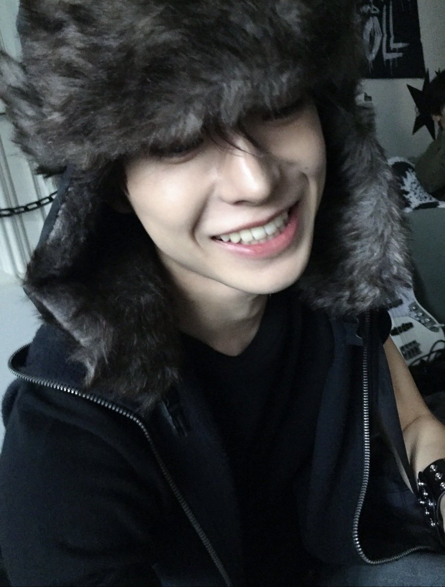 jungwooof's tweet photo. emo yushi saved me https://t.co/QezaBC1l7F