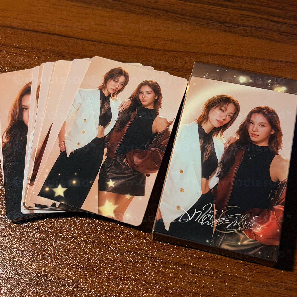 madiesad's tweet photo. แจกการ์ดเอมี่บอนนี่ เงาใต้พระจันทร์ 1 เซ็ต
ได้ทั้งหมด 19 ใบ ไม่มีซีเคร็ทค่ะ 🙂‍↕️
📮ส่งฟรี รีเฟบตามสะดวกเดี๋ยวมาสุ่มค่า 

#เงาใต้พระจันทร์ #เอมี่บอนนี่ #EmiBonnie #ตลาดนัดเอมี่บอนนี่ https://t.co/TgnnyXQqeN