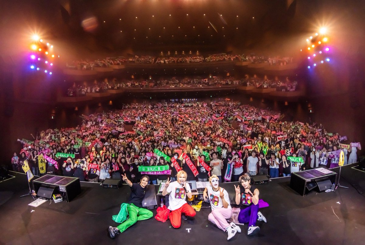 kiryuintw's tweet photo. ファンクラブツアー #超厄年祭 全日程終了しました皆さんありがとうございました！(^-^)
沢山変なことをやらせてもらえてとても楽しいツアーでした🎤
応援してくれているファンの皆さんに特大の感謝😭✨
色々告知も出たので公式見てね！ @KinbakuTw 
またやろう！必ず！ https://t.co/4osDtDezQL