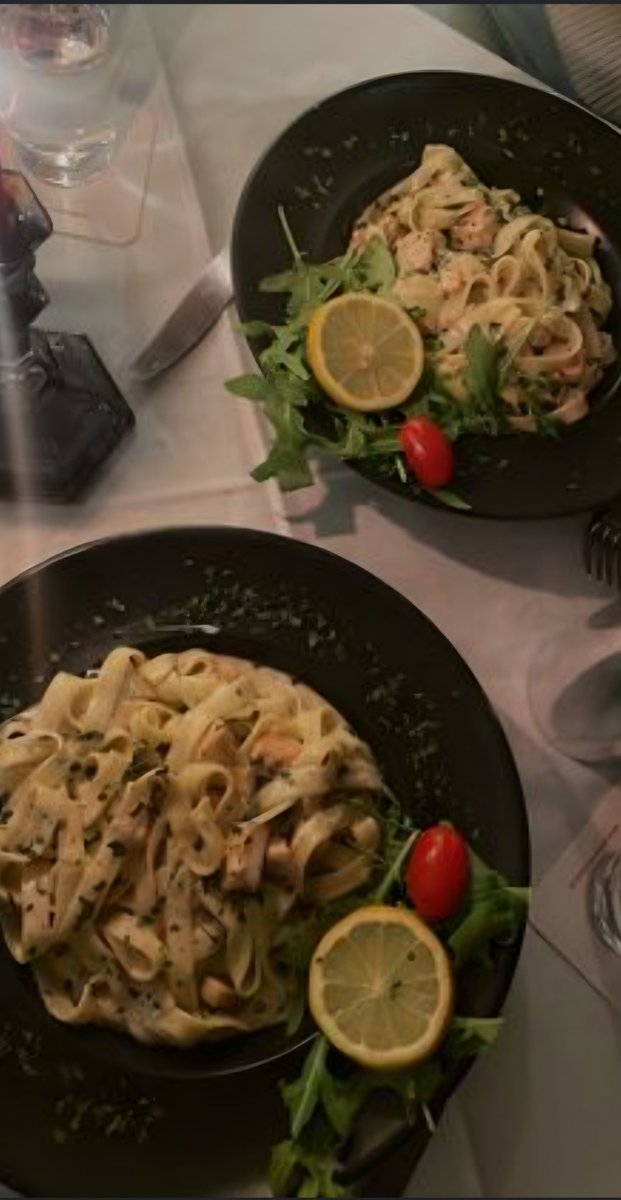 LadyGirlb4lr's tweet photo. Mit meinem verlobten lecker essen 
Danke an das 💶�� 😏
-->lesen --> trebut zahlen --> bekomm was du benötigst du hund 🐶
#herrin #partnerzeit #zahldumarde #blünderdeinkonto https://t.co/dSW79H870F
