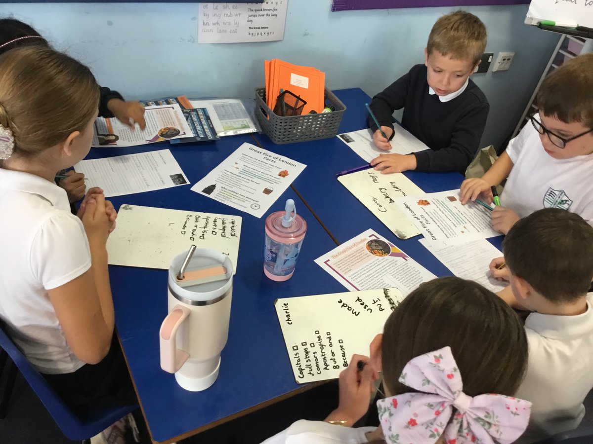 SpringfieldPri2's tweet photo. Y2 have been learning all about the Great Fire of London. The Y5 children visited the Y2 classes and assisted them in writing their information texts on the subject.  #sharingwork #GFoL #springfieldsmiles https://t.co/gUfCIob60N