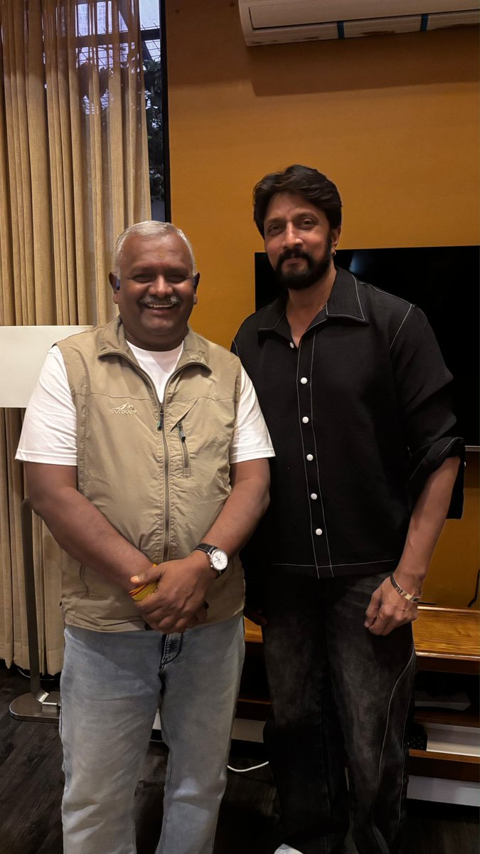 TheSudeepTrends's tweet photo. Devaraaya script work is on full swing 🚩

@KicchaSudeep 💛❤️

#Devaraaya #KicchaSudeep https://t.co/9YGEtsa57a
