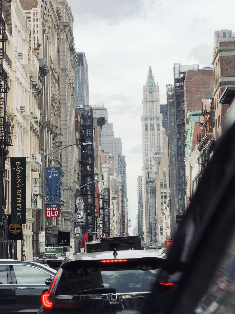 andrewjclare's tweet photo. New York City shot on iPhone 18 Pro Max 📱 https://t.co/baBjUjn5zA