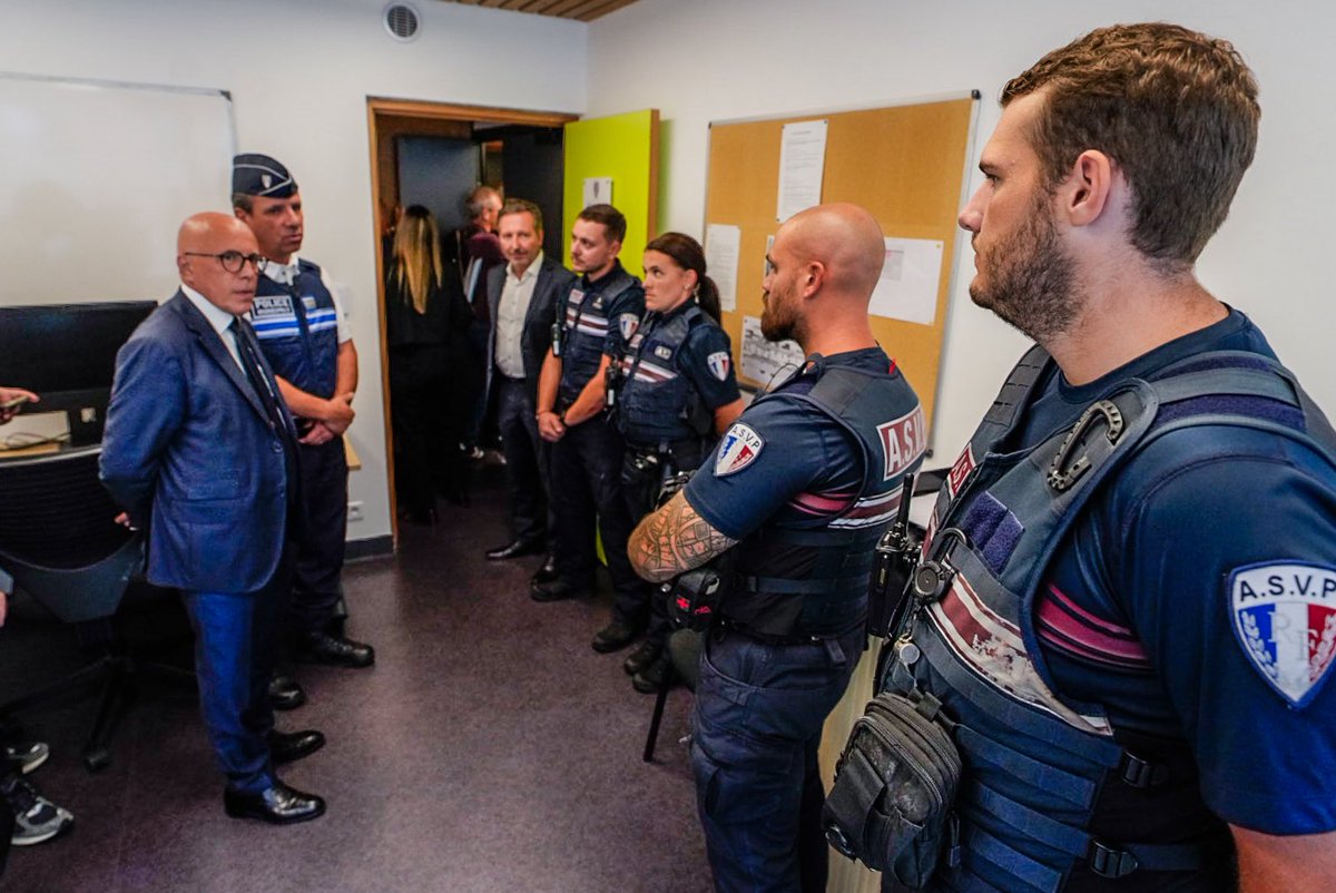 eciotti's tweet photo. Notre Maison d’arrêt de Nice est aujourd’hui occupée à plus de 200 %.

Nous avons proposé à l’État un terrain de près de 6 hectares dans la Plaine du Var pour construire une nouvelle prison.

La Ville a pris ses responsabilités. Nous attendons désormais la réponse du ministère de la Justice.