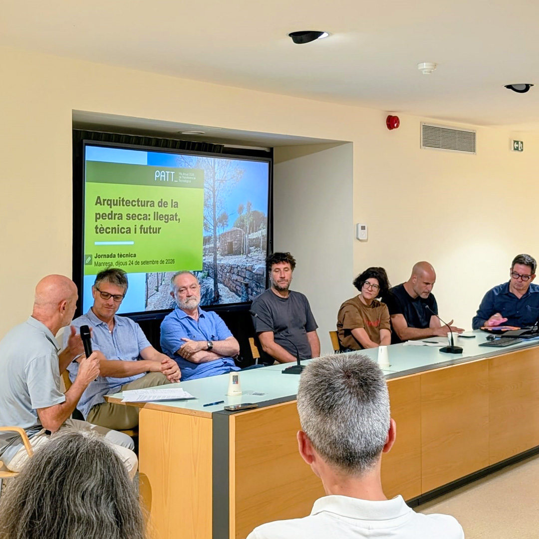 Coac_CC's tweet photo. Aquest dimecres, el Casino de Manresa va acollir una jornada, organitzada pel @Coac_CC i la @dopladebages, que va reunir professionals per reflexionar sobre el valor patrimonial, arquitectònic i contemporani de la pedra seca, a través de diverses conferències i una taula rodona. https://t.co/wDE9IsciOZ