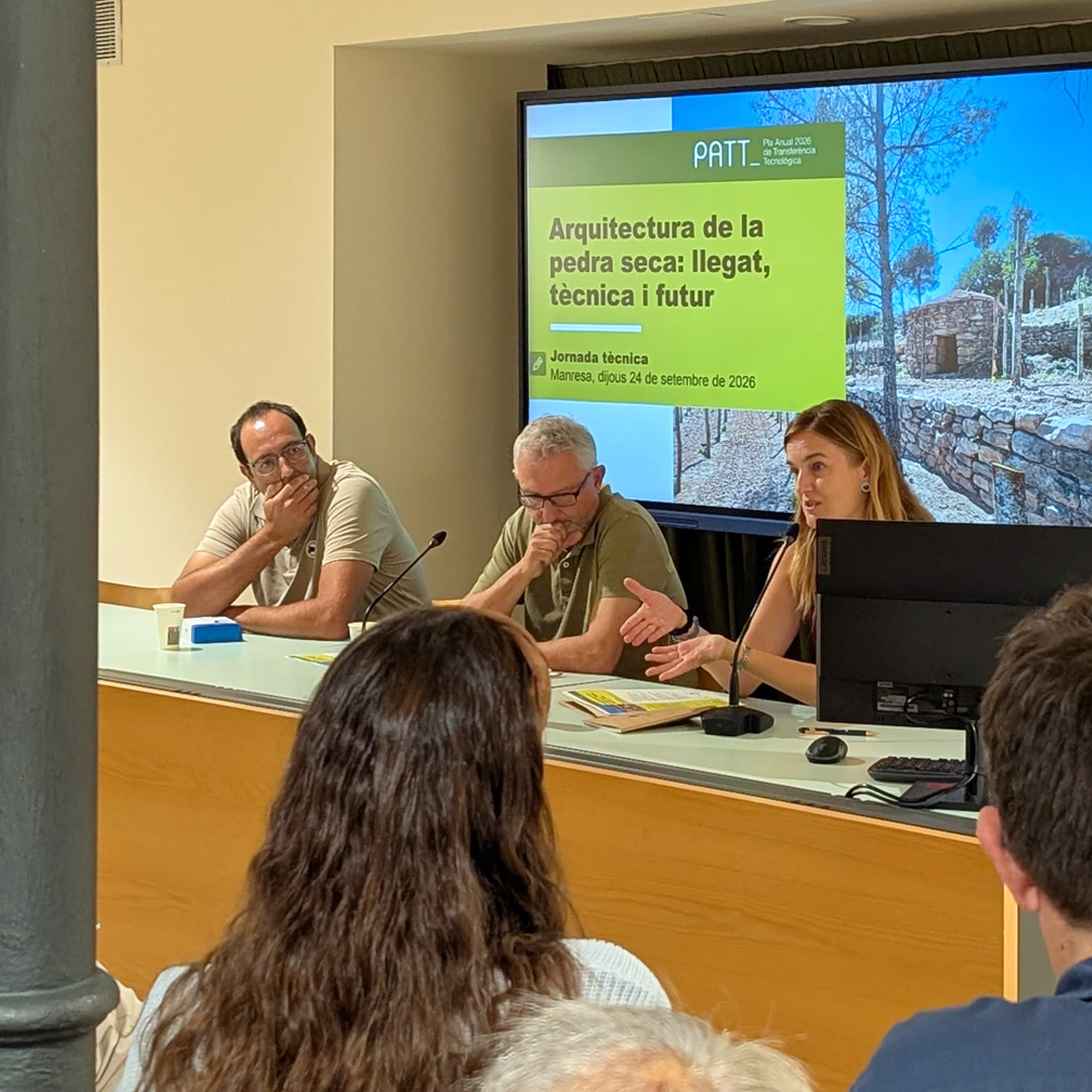 Coac_CC's tweet photo. Aquest dimecres, el Casino de Manresa va acollir una jornada, organitzada pel @Coac_CC i la @dopladebages, que va reunir professionals per reflexionar sobre el valor patrimonial, arquitectònic i contemporani de la pedra seca, a través de diverses conferències i una taula rodona. https://t.co/wDE9IsciOZ