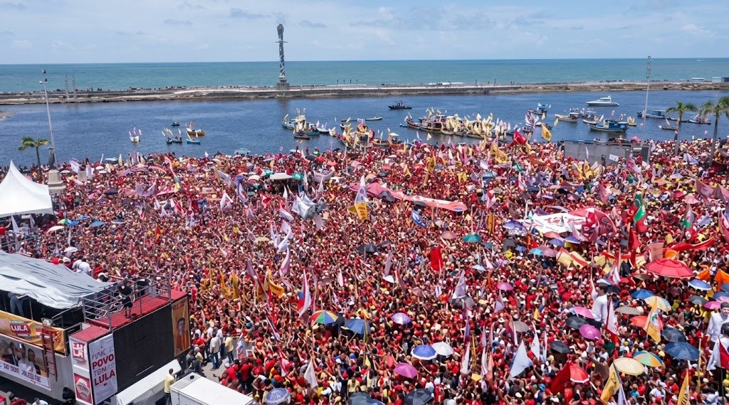 obrasilmeama's tweet photo. PERNAMBUCO É LULA PORRA⭐1️⃣3️⃣❤️💛 https://t.co/KyQfTATwpq