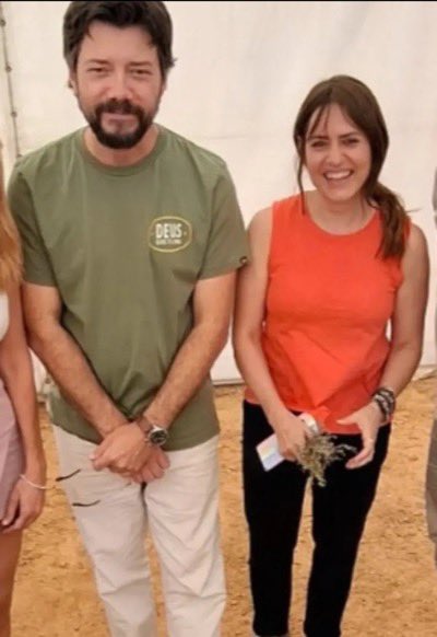 etromoravla's tweet photo. why is he so stiff and polite sksksk https://t.co/ByTCq7s5uv