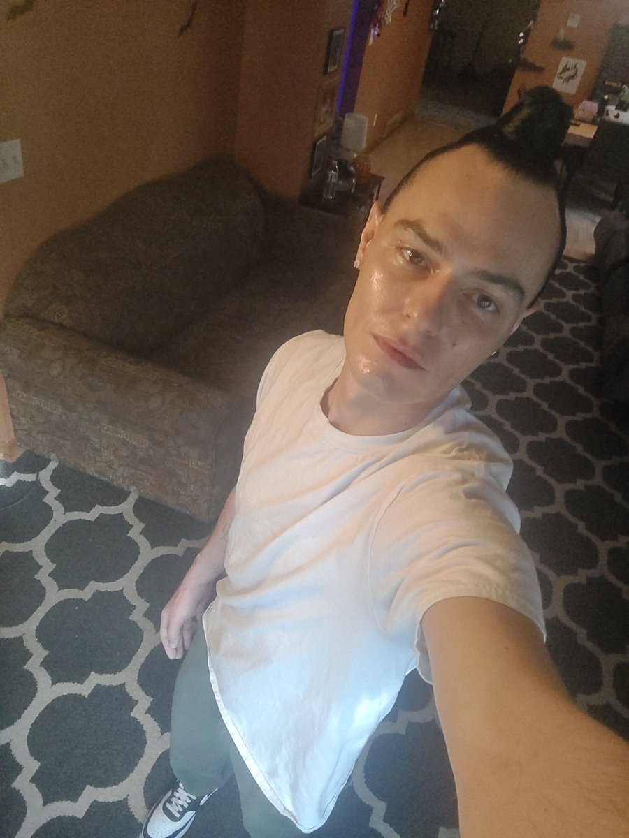 monotonous936's tweet photo. @Eminem @JuliensAuctions يا شمبانزي ₱∆§§ ቶh€ §híቶ 🚬😈 &amp; ¶úçk Detroit Lions 👹🥱👹 https://t.co/lRX1BE1XPL