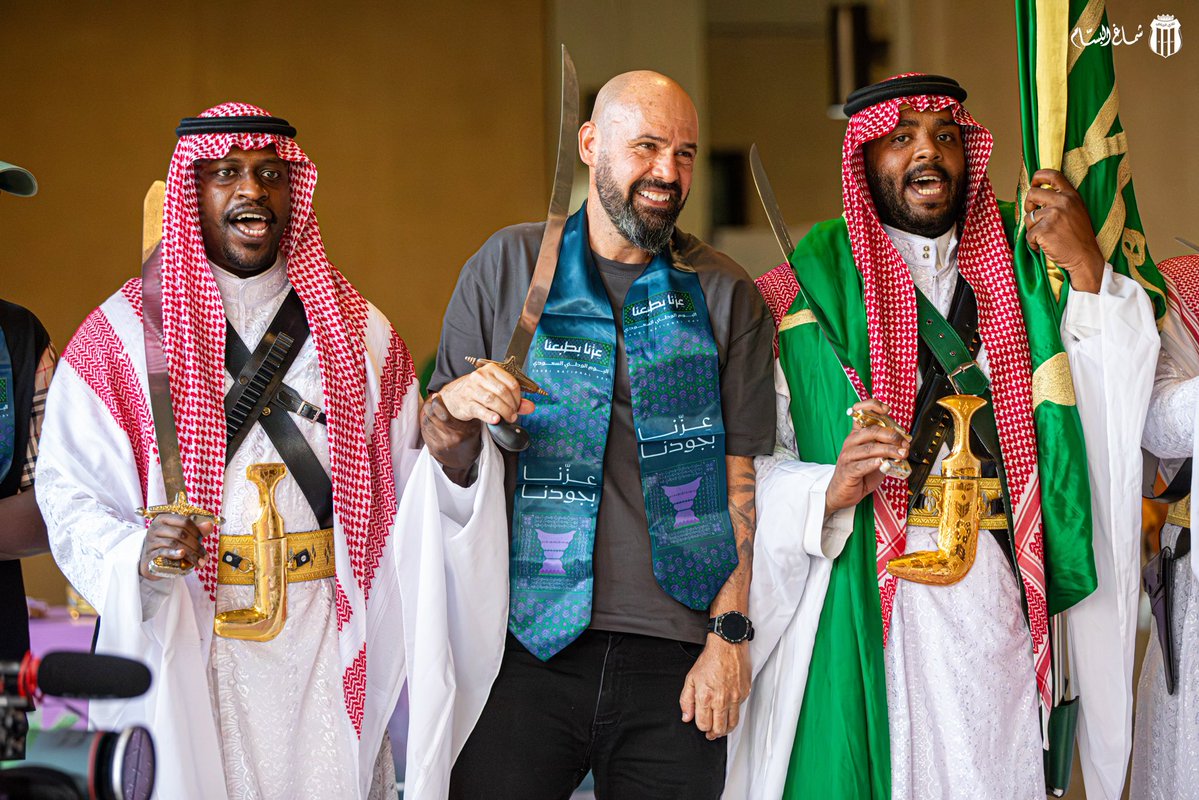 AlRiyadhFC's tweet photo. 📷لقطات من الحفل 💚

#الرياض https://t.co/7MKMj4d3gr