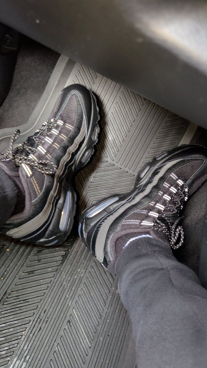 HornballChav's tweet photo. New whips π up the hoods ya sluts yas π
#chav #master #findom #trainers #chavlad #belfast #smick https://t.co/MVNKpSaa8r