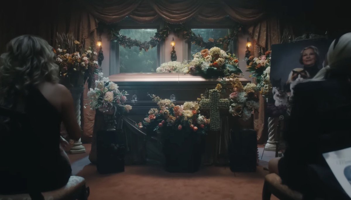 beefy5layerbby's tweet photo. taylor is currently 36 years old
1986-2022 = 36 years

guess who “died” and got a whole funeral in 2022 https://t.co/Iyifz7nuTg
