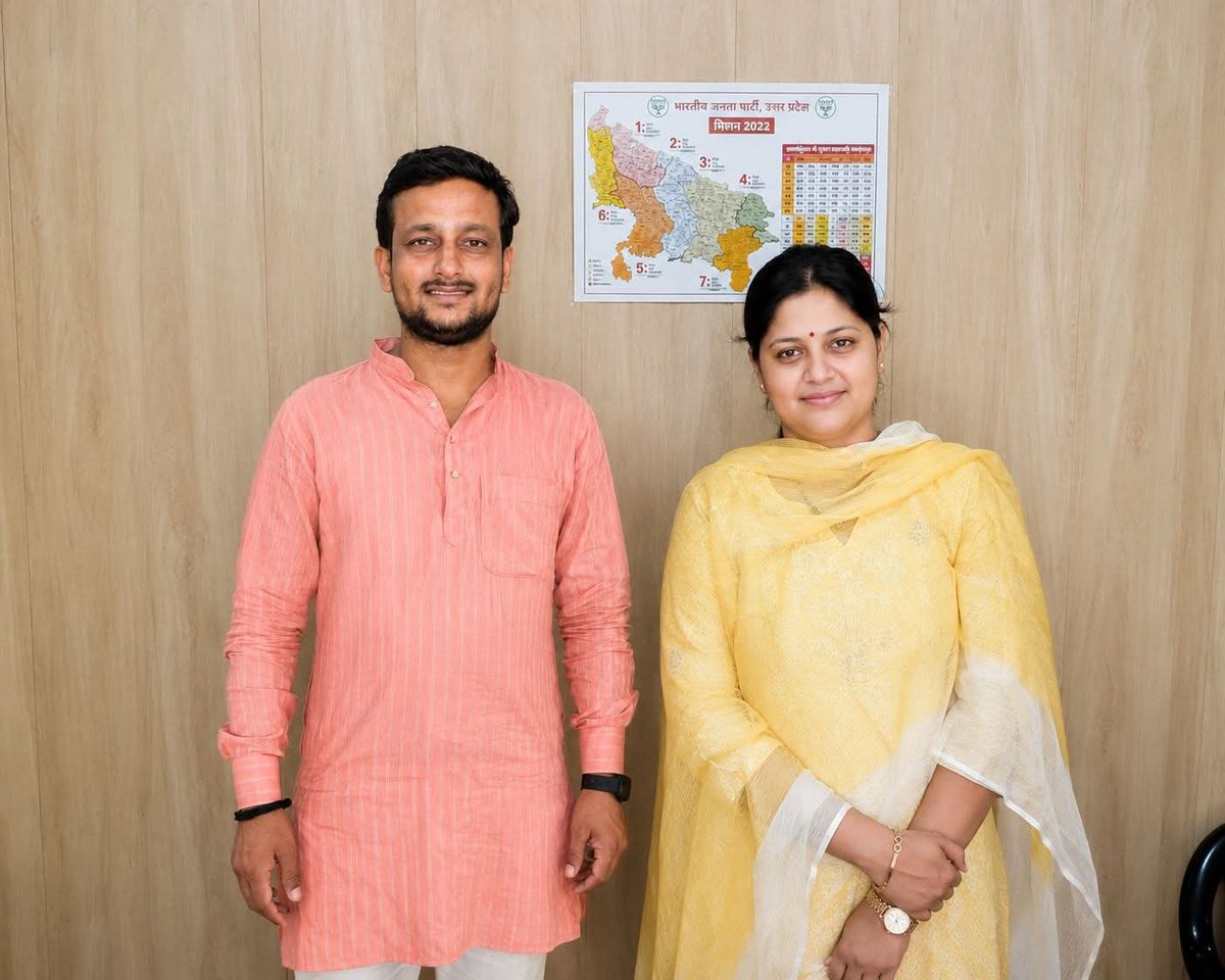 _pathak2's tweet photo. प्रदेश उपाध्यक्ष, भाजपा, उत्तर प्रदेश श्रीमती अर्चना मिश्रा जी को राष्ट्रीय महिला आयोग की मा० सदस्य नामित किए जाने पर हार्दिक बधाई एवं शुभकामनाएं। 

आपके प्रयासों से महिलाओं के अधिकारों, सम्मान, सुरक्षा एवं सशक्तिकरण से जुड़े विषयों को और प्रभावी स्वर मिलेगा।।
@archnabjpup https://t.co/fCHJSHqR0U