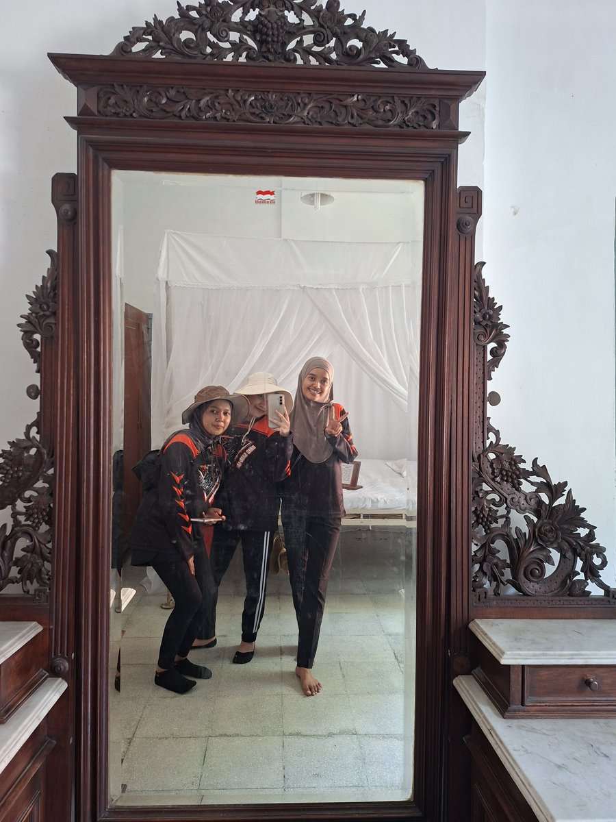 beingam3l's tweet photo. nitip biar ga ilang https://t.co/OyYJ9J4UNI