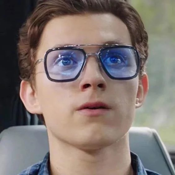 starkwasps's tweet photo. tony’s little notes for peter were so cute :( he kept upgrading his tech for him… and the concept of tony being hopeful that peter would come back that he still had all of these suits (+ edith) at his disposal five years later has me in shambles! https://t.co/kYShniENOs