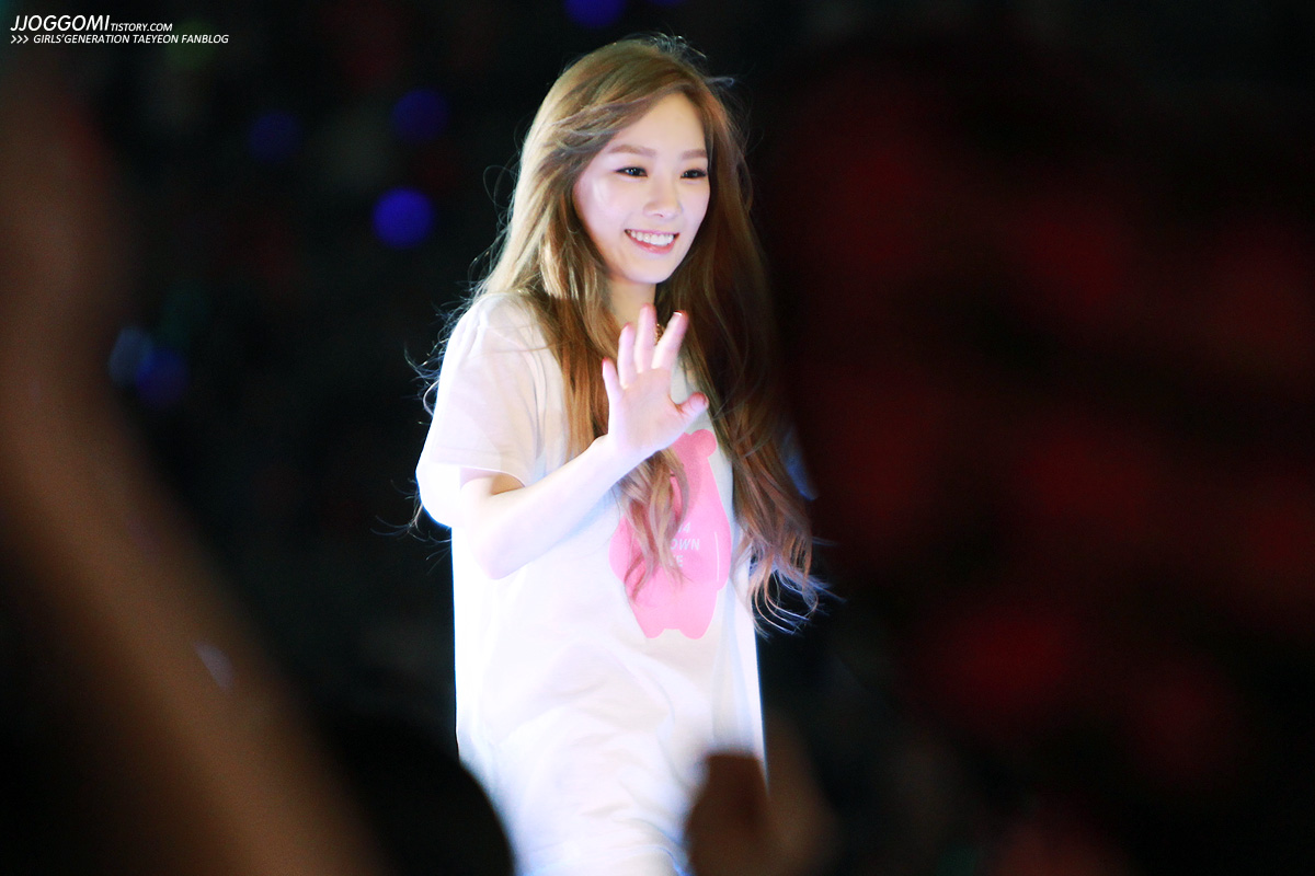 GuukiiG's tweet photo. This Taengoo is adorable too 💜~
#태연 #TAEYEON

SMTOWN in Seoul (140815)
Cr: JJOGGOMI https://t.co/GwGOKxWyQS