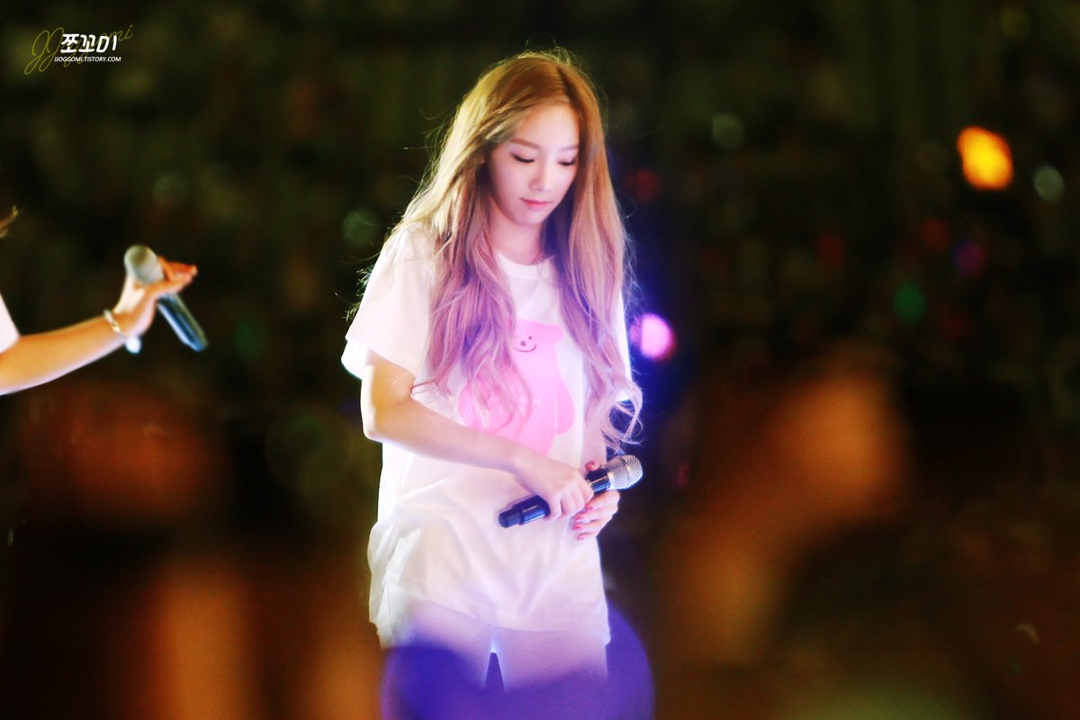 GuukiiG's tweet photo. This Taengoo is adorable too 💜~
#태연 #TAEYEON

SMTOWN in Seoul (140815)
Cr: JJOGGOMI https://t.co/GwGOKxWyQS