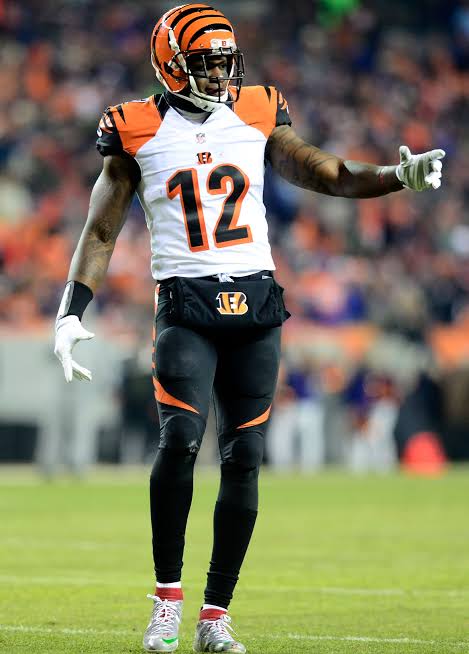 PittsburghSport's tweet photo. EXCLUSIVE: Former #Bengals WR Mohamed Sanu on The #Steelers - Bengals Rivalry, Giving Back, Sierra Leone Roots, and More
"When I got on the field I was like "Oh shit. That's Troy Polamalu!" A lot of guys don't like to admit that feeling. But I love seeing great athletes and players and he was always one of my favorite players to watch. One time I tried to run him over and he just looked at me and smiled. His unassuming self. I just thought "Dude, you're different!" He was a silent assassin out there."

@Mo_12_Sanu @MarvinJonesJr @Aj_greene15 @tpolamalu @RFootball @SBSDSBHS