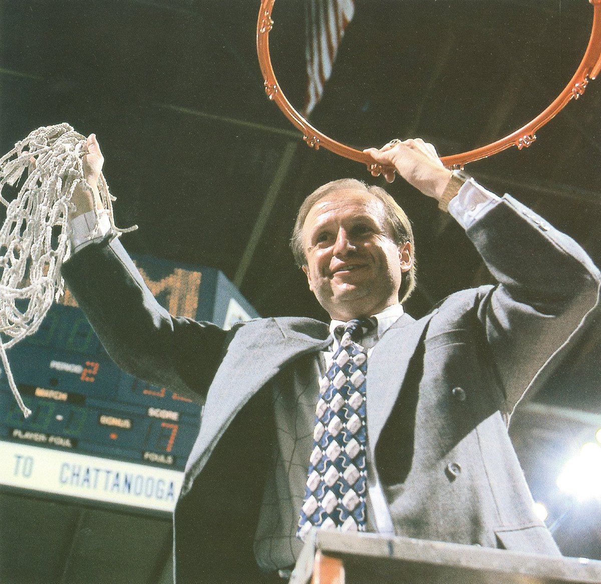 AuburnWBB's tweet photo. Happy 8️⃣0️⃣th birthday to the Hall of Famer Coach Ciampi! 🥳

#WarEagle https://t.co/HANNgR5uJo
