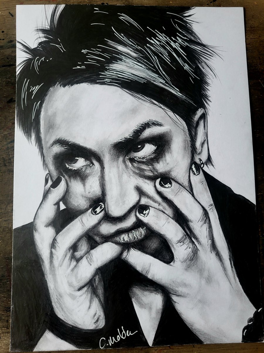 CMoldenFineArt's tweet photo. My finished pencil drawing of @MAHfromSiM  🥰✏️ 

I am a huge fan of SiM. I highly recommend seeing them live! https://t.co/UZ4f2aOg0Q
