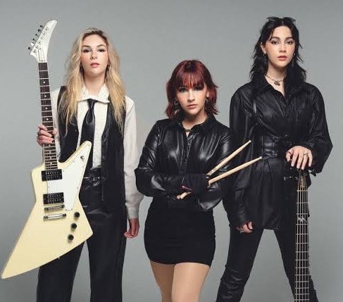 aesquinca's tweet photo. 📻🎙 Como siempre, me da mucho gusto tener en entrevista EN VIVO a Daniela, Paulina y Alejandra de @TheWarningBand2, una talentosa y exitosa banda que nació y creció en @alfa913fm #DondeTodoNace. ¡Vean nada más su enorme evolución⚠️!
‼️No se las pierdan a las 10:00 am‼️ #QueremosRock