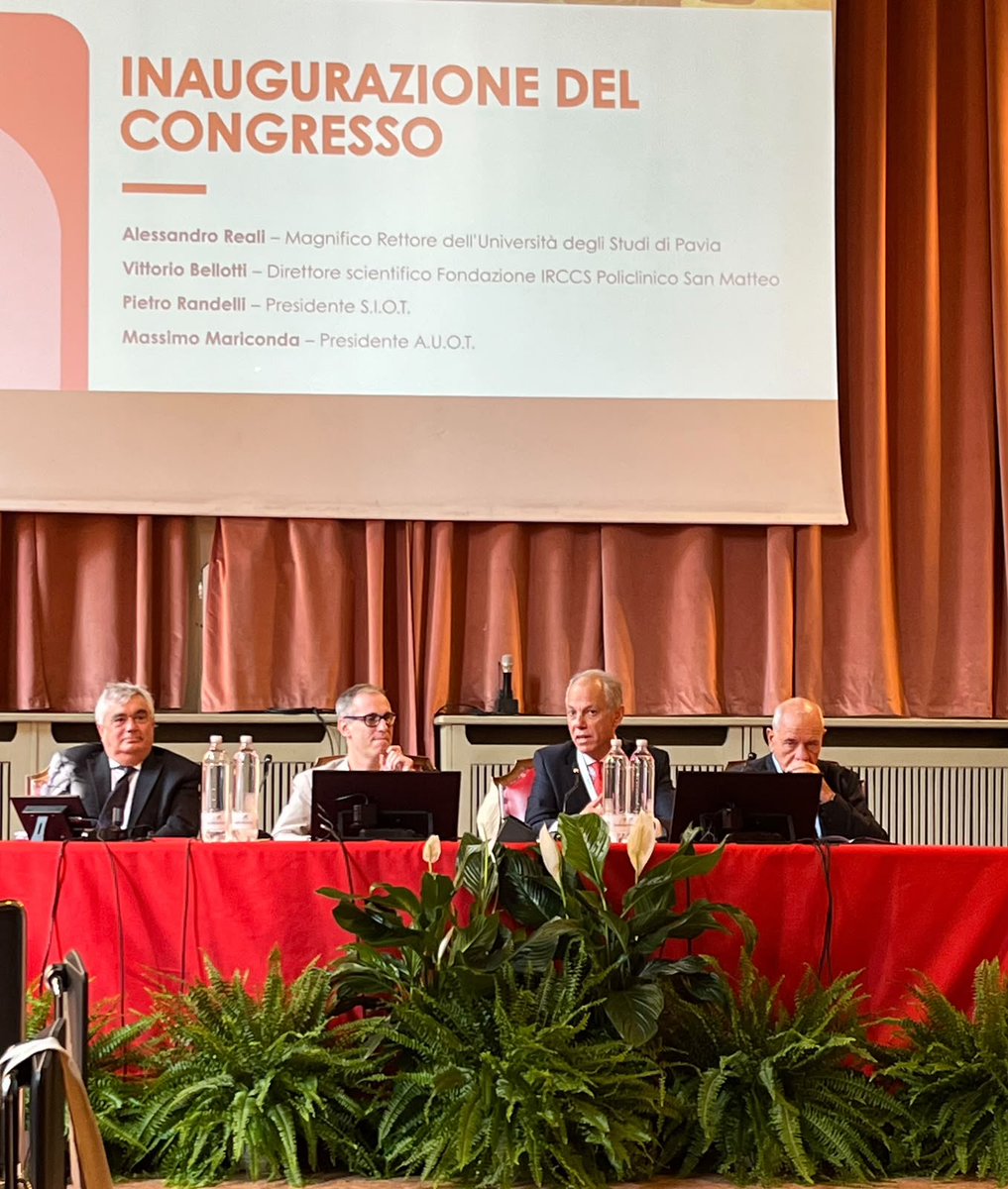 SIOTOrtopedia's tweet photo. XVII Congresso AUOT 
Oggi il Presidente SIOT, Prof. Pietro S. Randelli, ha partecipato all’inaugurazione del XVII Congresso AUOT presso l’Università degli Studi di Pavia.
Il Congresso, presieduto dal Prof. Federico Grassi, si svolge il 25-26 settembre ➡️ https://t.co/XC1JDIwEpQ https://t.co/81lnNKExnT