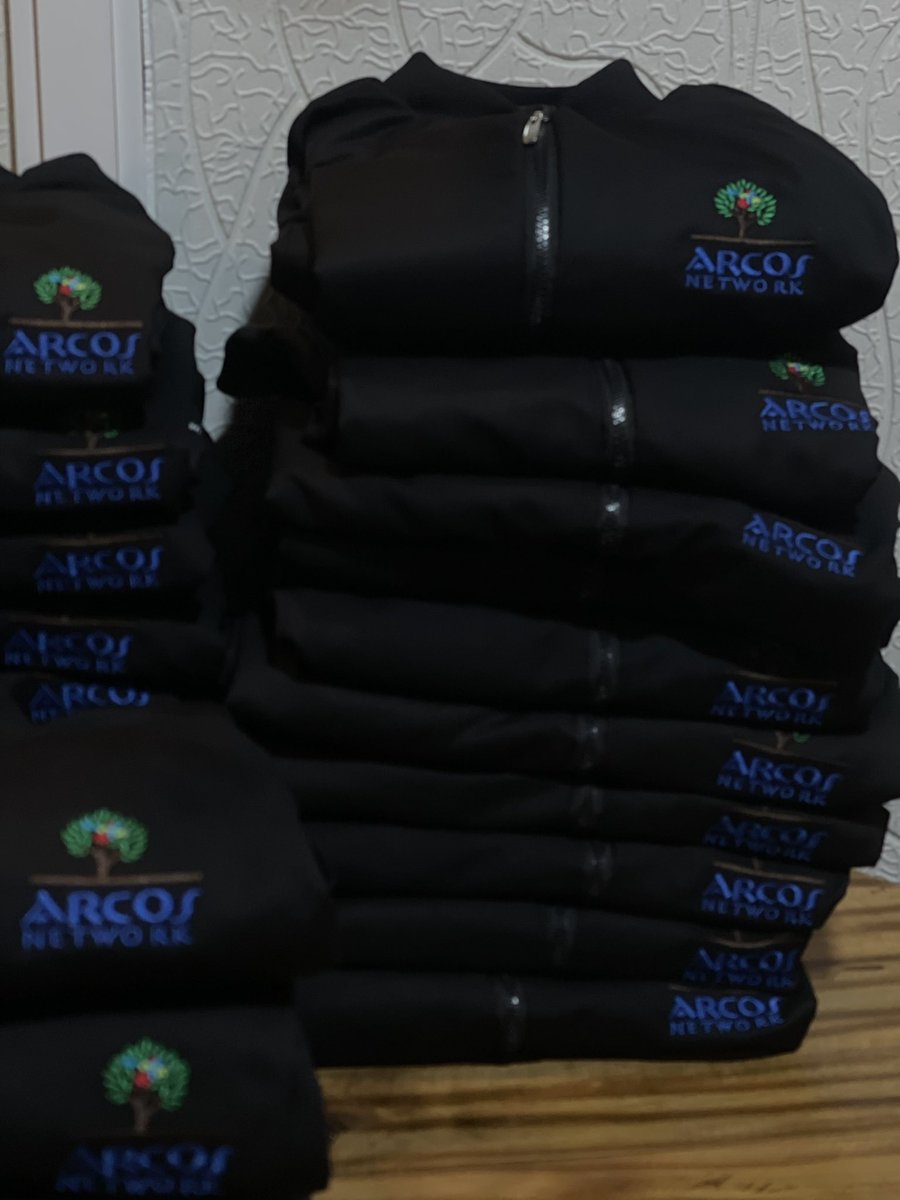 Baurice4Ever's tweet photo. 100 jackets. 7 days. Zero compromise on quality. Every detail matters when it's handcrafted. 

&amp; remember: Nobody is more flexible than us.] 
#Handcrafted #B2B #CustomApparel
#BauriceFashion♥️ https://t.co/R9agUoTsrq
