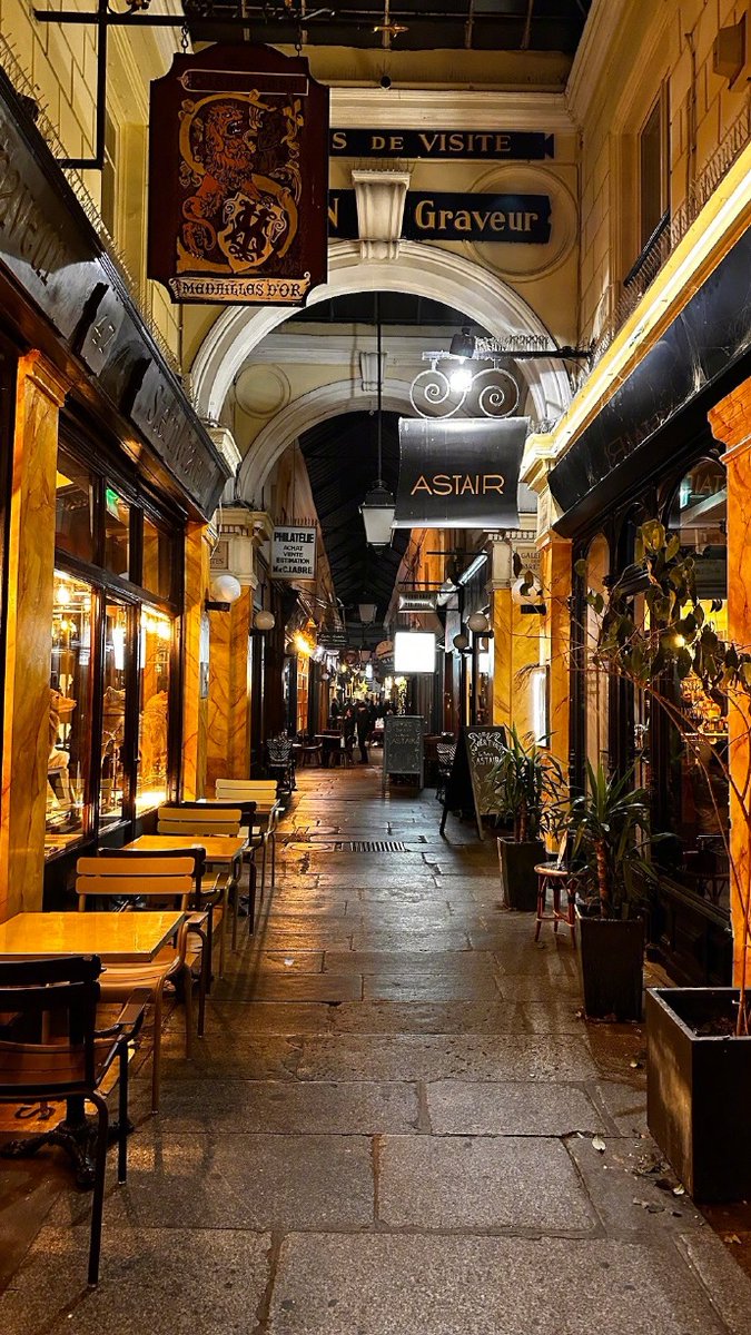SandyStumpkb's tweet photo. Barrio Gracia de Barcelona  Cafeterías vintage, calles coloridas y el ambiente más auténtico de la ciudad —viajar sin prisas se siente así. https://t.co/9eeUZxZIrJ