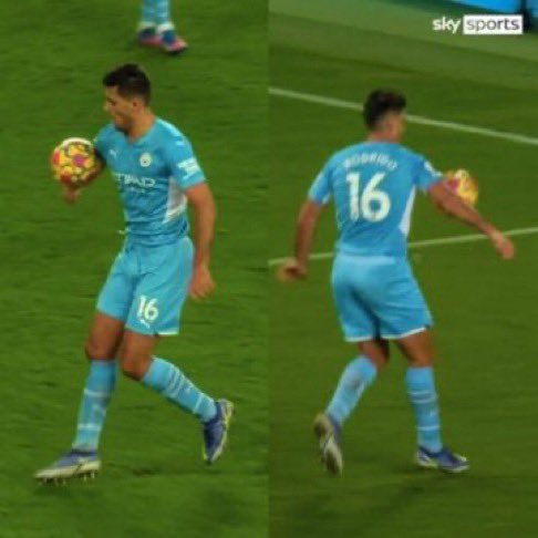 ms__cr7's tweet photo. كل دوري اخذوه كان فيه بصمة فساد تحكيمي تحديدًا ضد ليفربول 

- تسلل ستيرلينغ الشهير
- يد رودري
- تدخل دوكو

طبعًا هذي اشهرها ولا اقدر اجيب لك الف لقطة فاسدة لهذا النادي الفاسد https://t.co/9wvRofWJ1Y