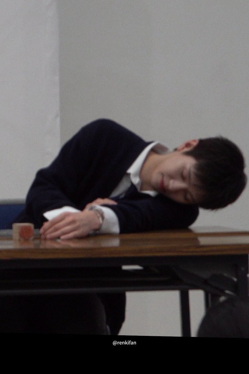 renkifan's tweet photo. <- 내가 시킨 거                        렌키가 한거 -> https://t.co/r148cWQQqb