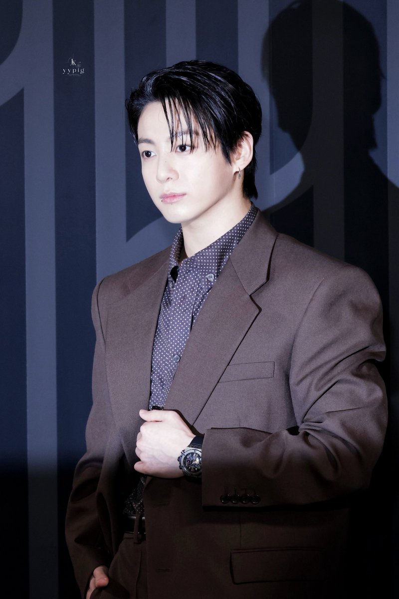 YYPIG97's tweet photo. 260924 HUBLOT 

A little Mid-Autumn Festival gift for everyone.🐰

 #정국 #JUNGKOOK
#JUNGKOOKxHUBLOT https://t.co/9Xu7krtpF1