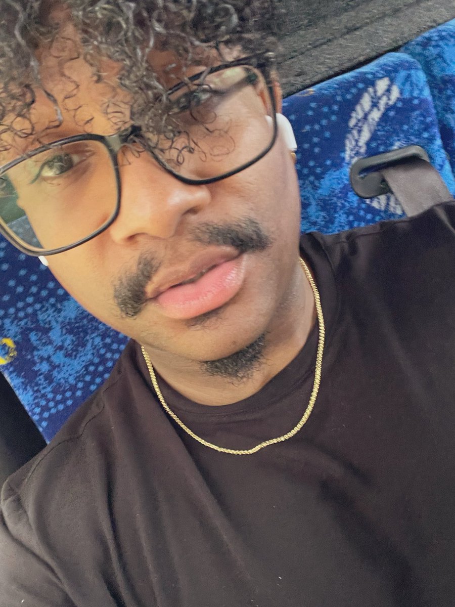 KavonMorillo's tweet photo. Commuting 🚌 #gaynyc #nycgay #gaytwitter #dominican https://t.co/8RfgLj6s4R