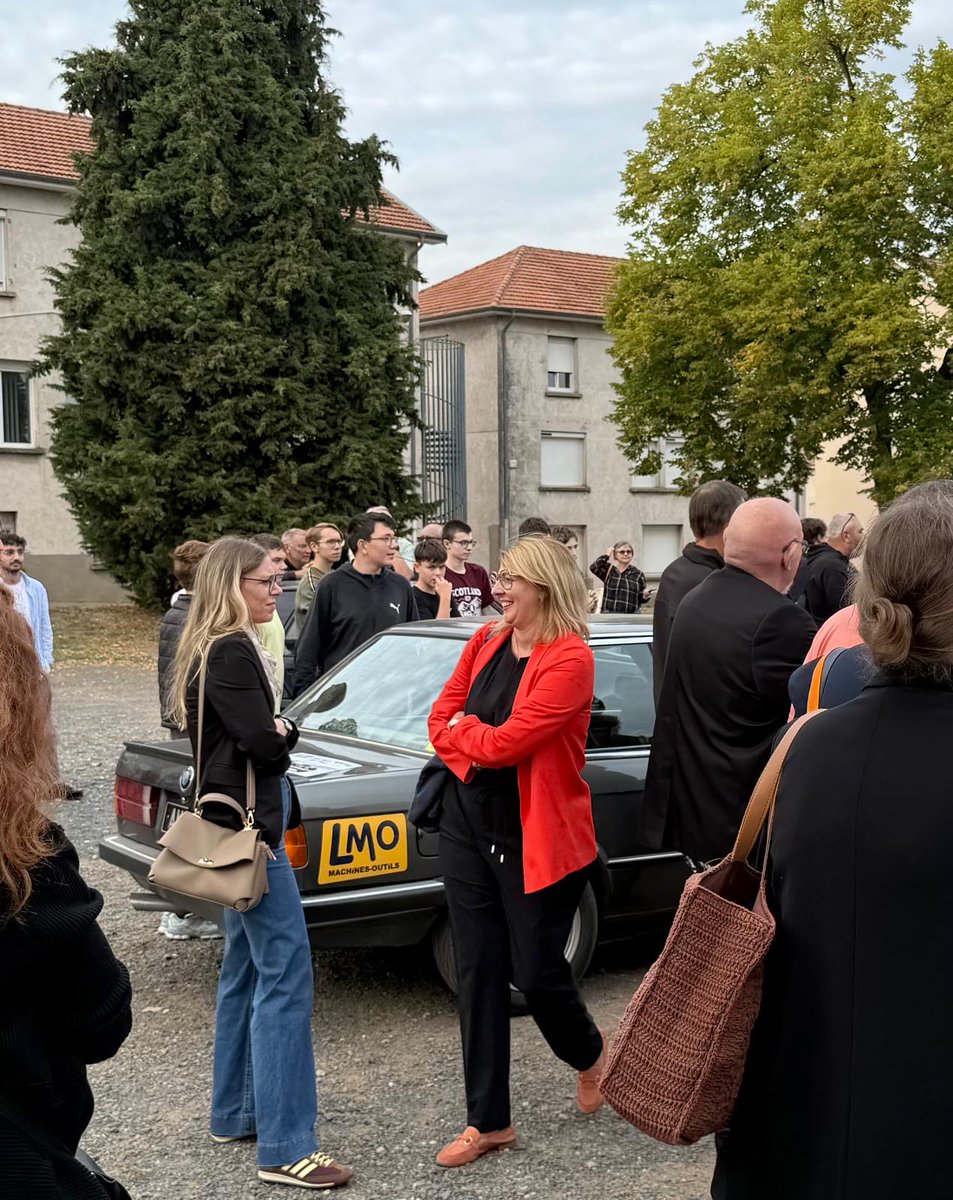 AFTRAL's tweet photo. Clap de fin pour la 3ᵉ édition de la TransFrance Handicap 🤝

Dernière étape à l’Institut des Sourds de La Malgrange.

Merci à tous les partenaires et aux équipages de la TFH pour leur engagement ! 💙

#AFTRAL #HandiTRUCK #Agefiph #Inclusion #Handicap #Transport #Mobilité https://t.co/tgQEz8DRxk