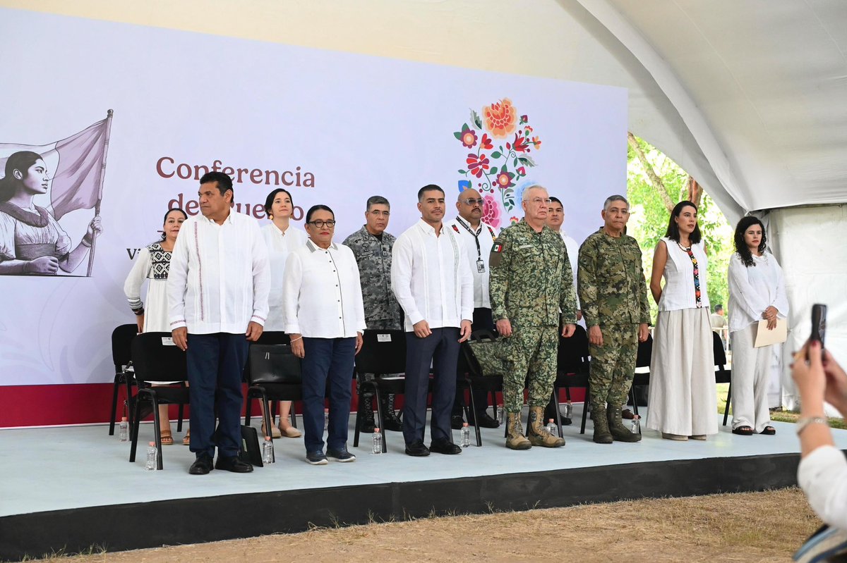 rosaicela_'s tweet photo. Desde #Tabasco, la Presidenta @Claudiashein encabezó la #MañaneraDelPueblo, donde informamos que el @GobiernoMX trabaja de forma coordinada con el gobierno estatal para llevar servicios, programas, trámites, deporte y cultura a la población, como parte de #AtenciónALasCausas 🇲🇽 🕊️ @TabascoJavier @RocioBarcenaM