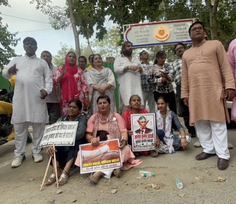 LambaAlka's tweet photo. Delhi Pradesh Mahila Congress 💪.
@MahilaCongress #VoteChore #CEC #ResignGyanesh #GaddarGyanesh https://t.co/D1PEXHjrD0