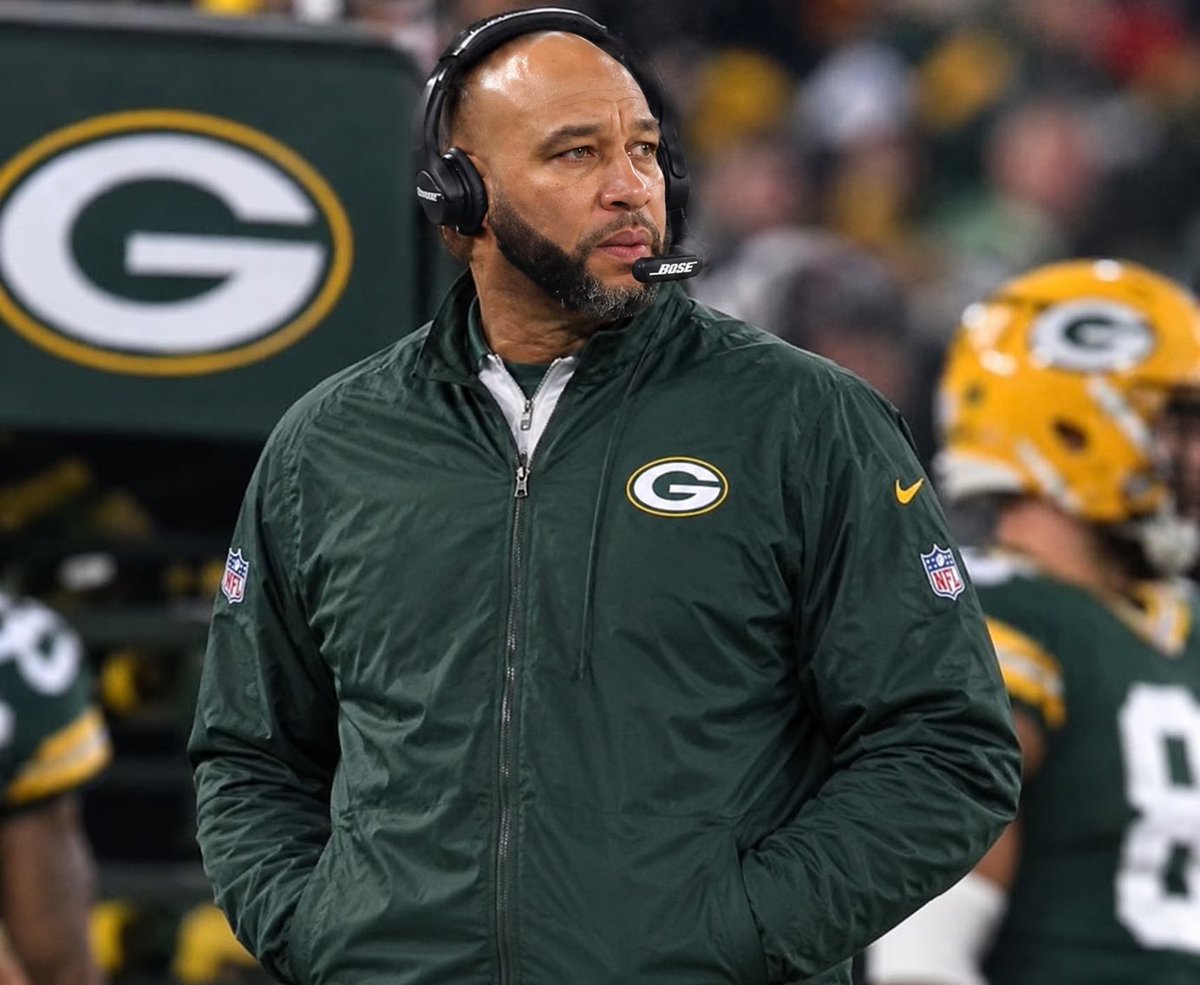 chuck_mallarddd's tweet photo. Would anyone like to hear me out ? #packers https://t.co/oxpcWwTPeB