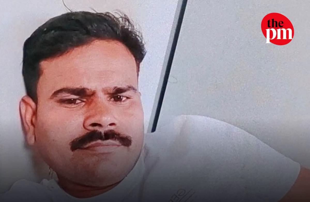 iamharunkhan's tweet photo. Uttar Pradesh, Noida.

Nine people were burn*d alive when a moving Bus caught fire on Yamuna Expressway.

Muslim youth HASIR no care of his own life, save 14 passengers.

HASIR leave his bag full of lakhs also there only. https://t.co/2YGflVqHK7