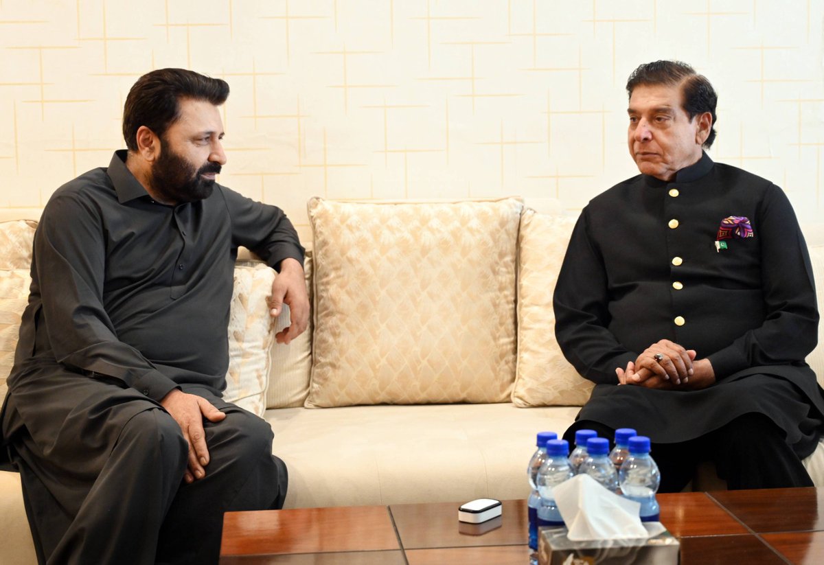 PPP_Org's tweet photo. وزیر اعلی گلگت بلتستان امجد حسین اور سابق وزیر اعظم راجہ پرویز اشرف ملاقات کر رہے ہیں۔ اس موقع پر سابق وزیراعظم راجہ پرویز اشرف نے وزیر اعلی کو بلا مقابلہ وزیر اعلی منتخب ہونے پر مبارکباد دی اور نیک خواہشات کا اظہار کیا۔
@amjadhussainaza https://t.co/YuRcLIaSVa