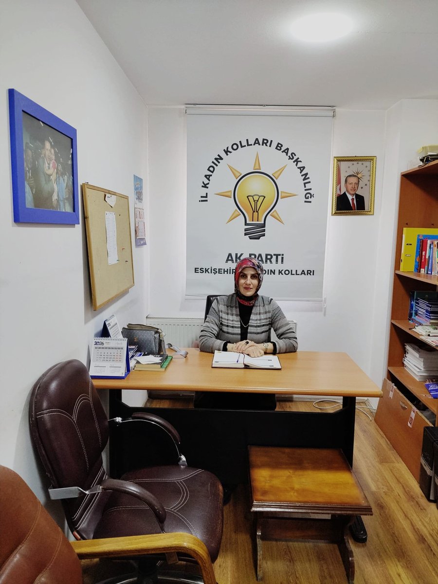 AkadinEskisehir's tweet photo. AK Parti Eskişehir İl Kadın Kolları Başkanlığımızda nöbetçi Yürütme Kurulu Üyemiz Nuray İyigün'dür https://t.co/OWWVRFR7qh
