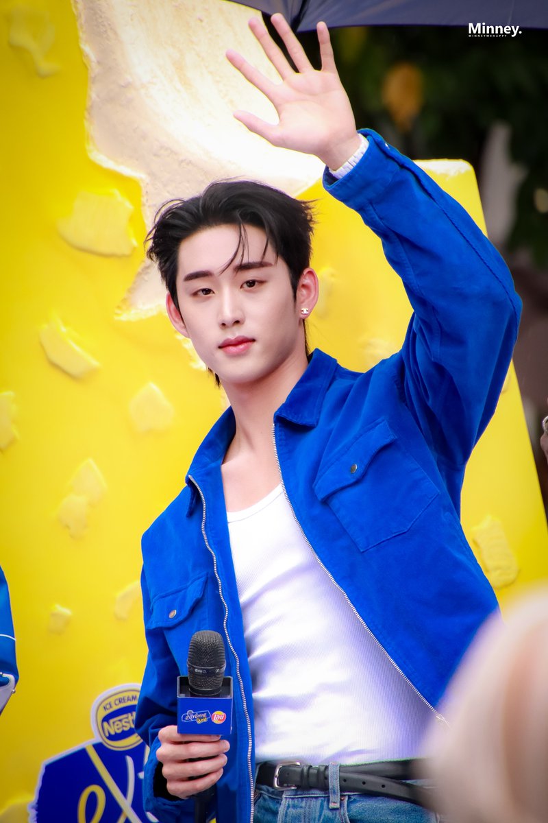 Minneymehappy_'s tweet photo. — 260924 | @EstRvp 🦈🥔✨️
💙 EXTREME WITH EST 💛
#เอ็กซ์ตรีมอร่อยช็อกทุกคำ
#ExtremePopLayxEst
#Est_rvp #Westie https://t.co/3SF0PV4KRC