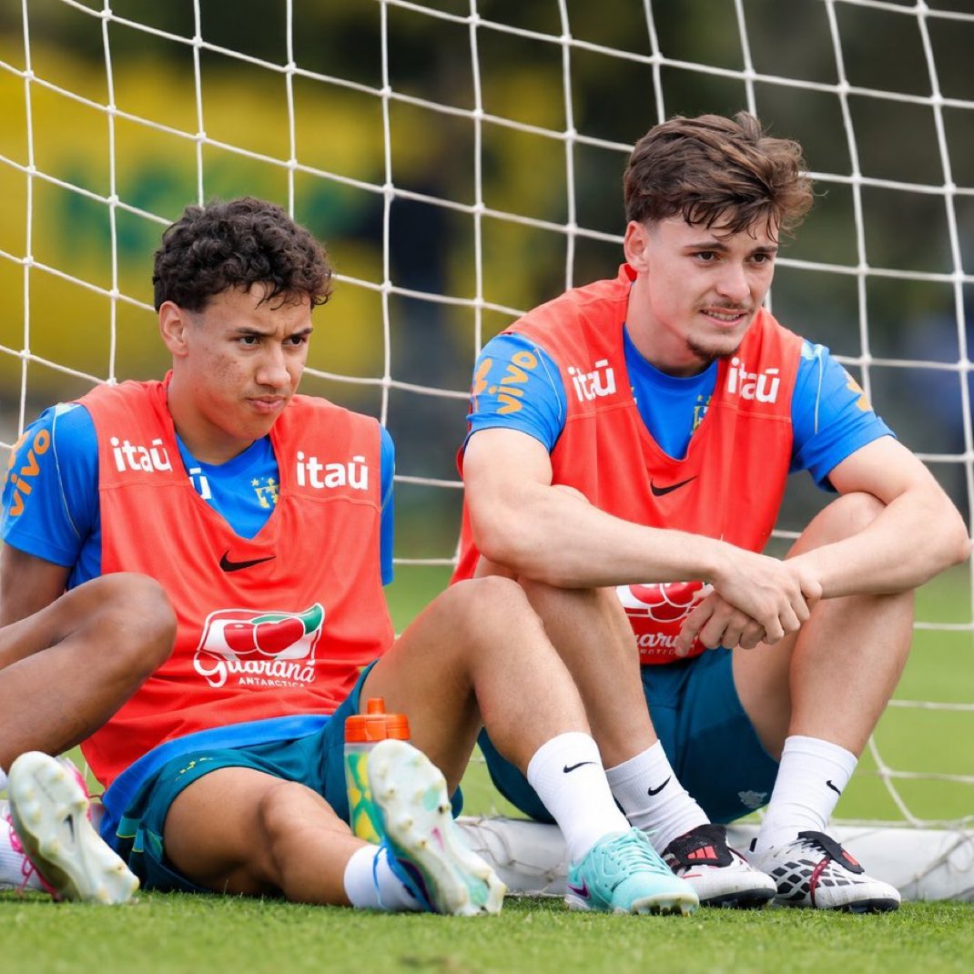 ComandoSantista's tweet photo. O Ancelloti levou os dois maiores talentos do futebol nacional, mas não os colocou em campo mesmo em um jogo teste, contra a poderosa Austrália.

Definitivamente eu tenho algo a dizer. https://t.co/LyUqEnb8SX