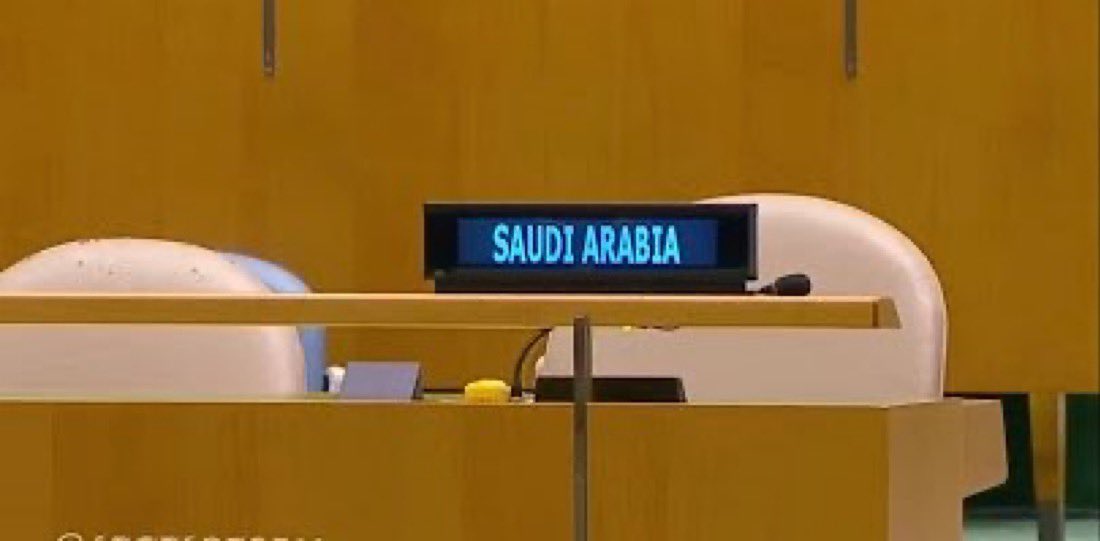 Wa7daa_1's tweet photo. • ديـرتـي كـلـي فـخـر 🇸🇦 • https://t.co/HnDZ1Voyio