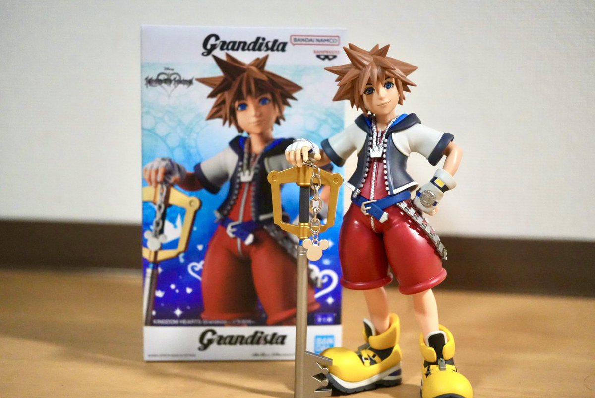 nonono__999's tweet photo. プライズで取ったソラのフィギュアが良すぎる。
キーブレードも独立できるし、チェーン部分はキーホルダーとしても使えるし、良すぎる。 https://t.co/8uqGuOaKQz