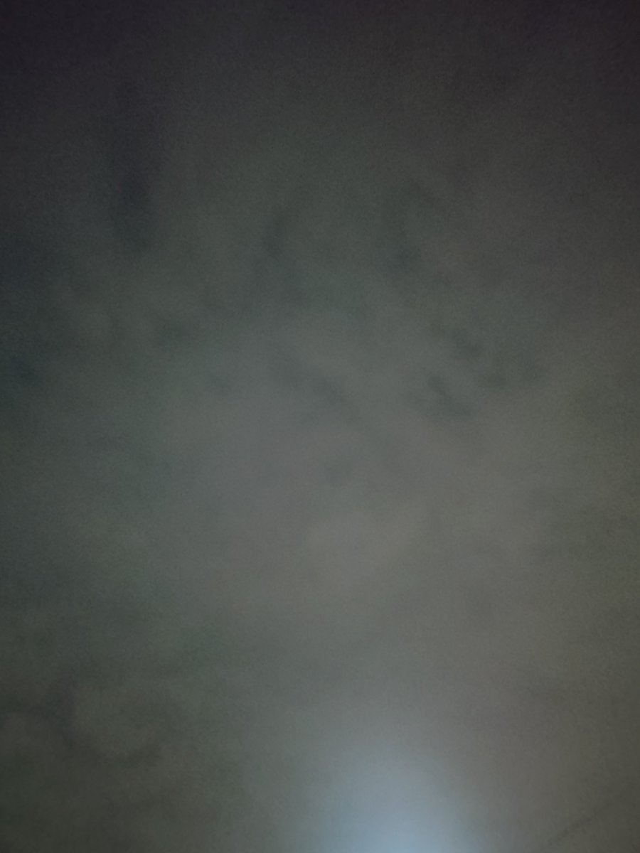 Snufie_'s tweet photo. 関東では中秋の名雲が楽しめる空模様。
なんなら雨降りそうだしなぁ🤔 https://t.co/ZqJ3t3MqJk