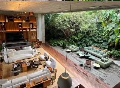 m4theusabritta's tweet photo. coisas em o que o Vorcaro arrasa: 
- network
- dar festa 
NEW: escolher arquiteto com bom gosto pra projetar a casa dele https://t.co/N6WHtQQrPd